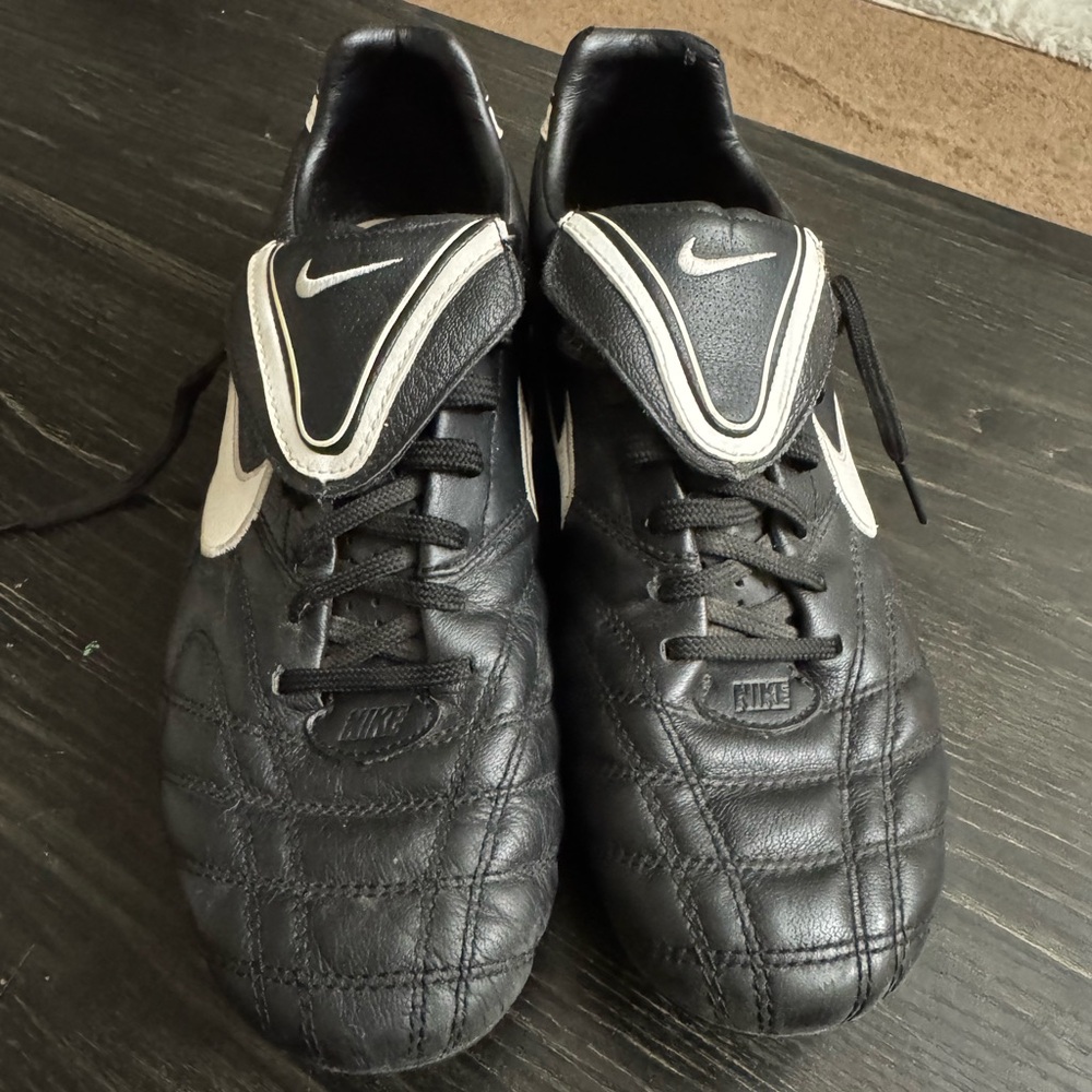 Vintage 2009 Nike Tiempo Air Legend III